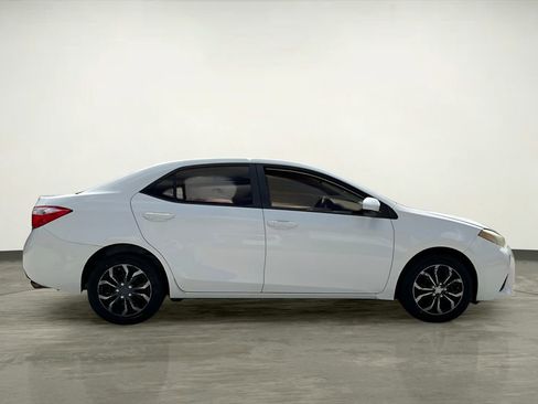 Used 2014 Toyota Corolla LE image 9