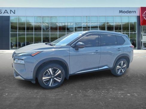 Used 2021 Nissan Rogue Platinum FWD image 1