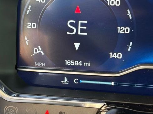 Used 2024 Chevrolet Silverado 1500 LT AWD/4WD image 4