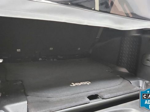 Used 2017 Jeep Wrangler Unlimited Sport w/ Connectivity Group image 32