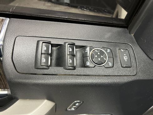 Used 2021 Ford F350 Lariat image 10