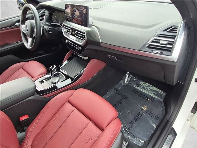 Used 2025 BMW X4 xDrive30i w/ M Sport Package AWD/4WD image 23