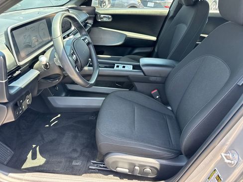 Used 2024 Hyundai Ioniq 6 SE RWD image 26