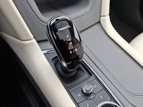 Certified 2024 Cadillac XT5 Premium Luxury image 18