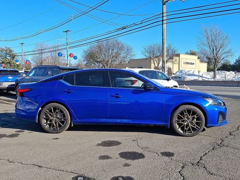 Used 2025 Nissan Altima 2.5 SR FWD image 8