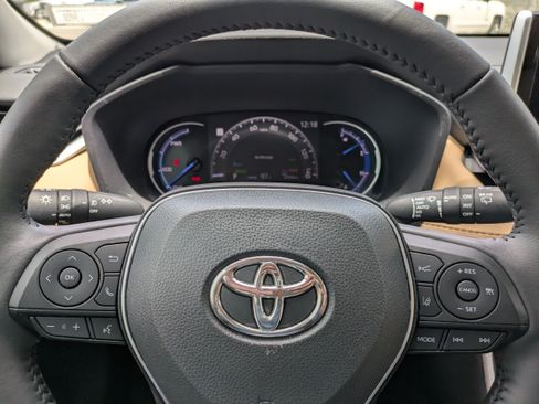Used 2023 Toyota RAV4 XLE Premium AWD/4WD image 27