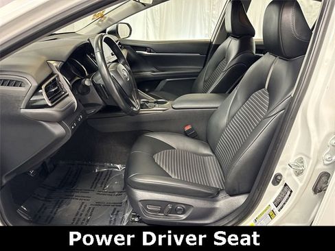 Used 2024 Toyota Camry SE image 10