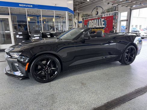 Used 2017 Chevrolet Camaro SS RWD image 24