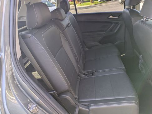 Used 2021 Volkswagen Tiguan SE image 25