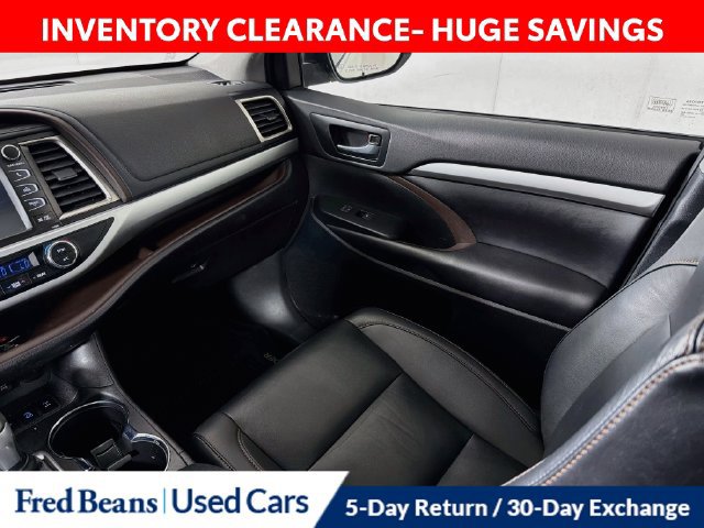 Used 2019 Toyota Highlander XLE AWD/4WD image 30