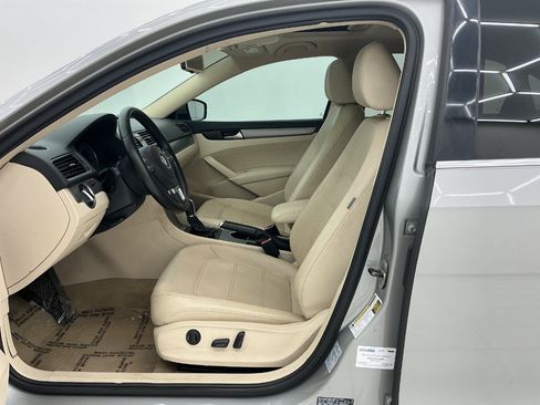 Used 2014 Volkswagen Passat 1.8T SE FWD image 14