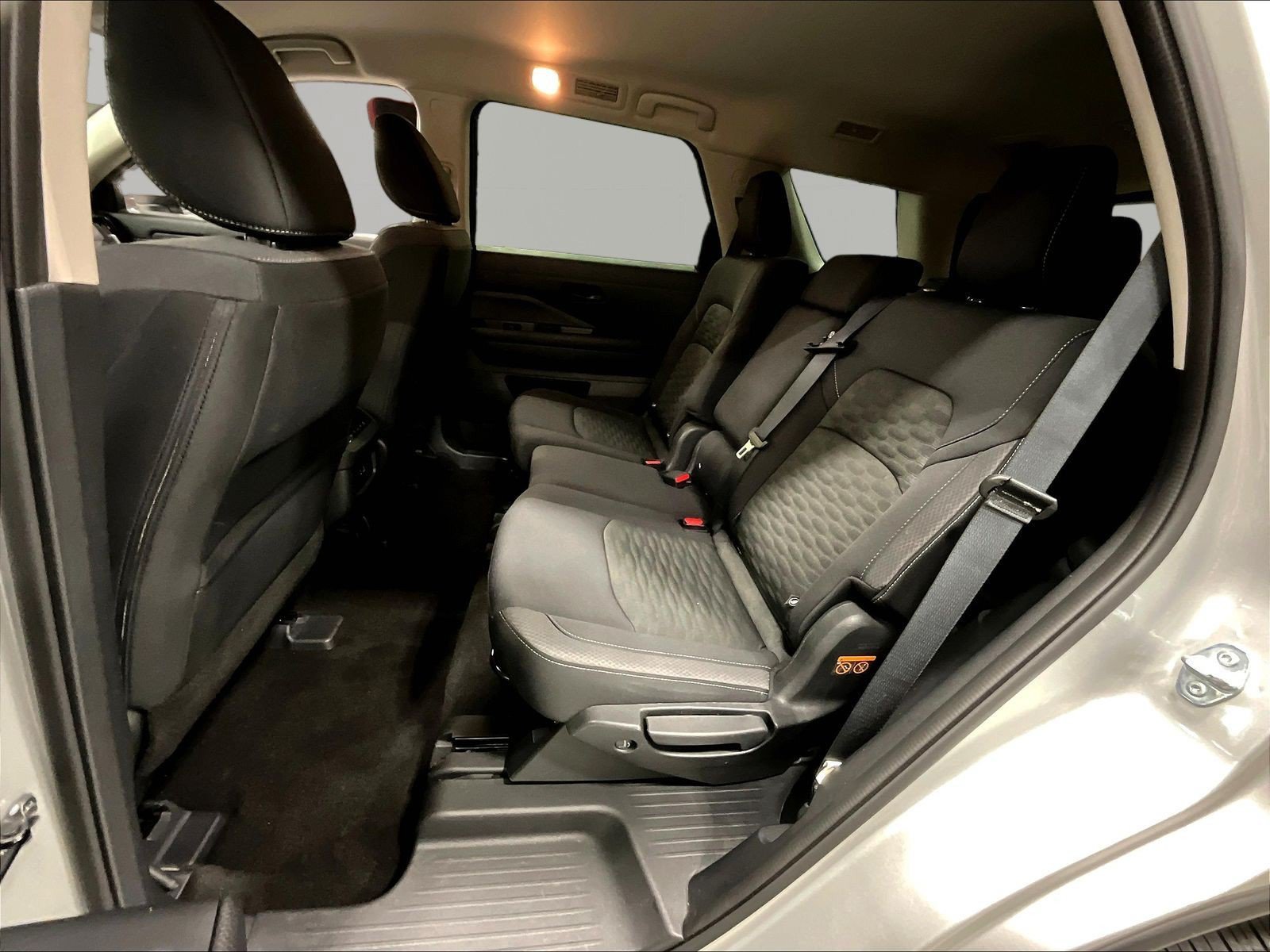 Used 2025 Nissan Pathfinder SV AWD/4WD image 22