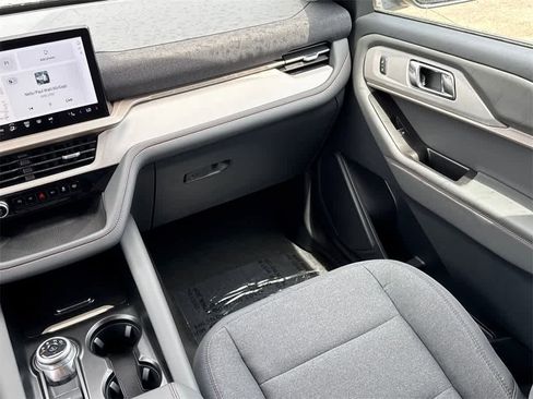 New 2025 Ford Explorer Active image 21