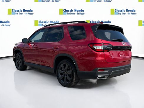 Certified 2025 Honda Pilot Sport image 5