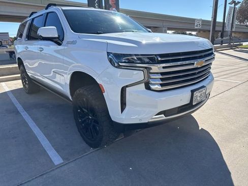 Used 2023 Chevrolet Suburban High Country image 26