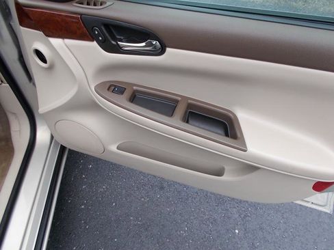 Used 2008 Chevrolet Impala LT image 22