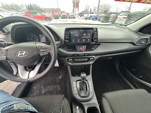 Used 2019 Hyundai Elantra GT image 9