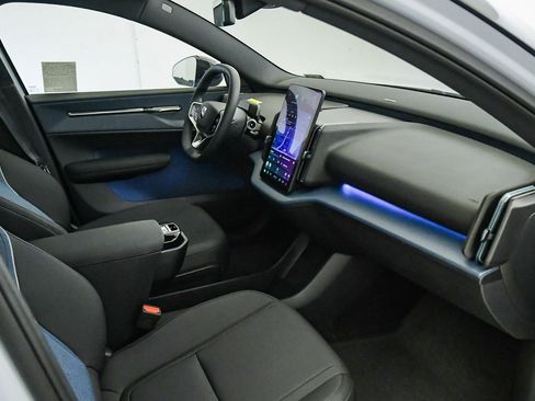 New 2026 Volvo EX30 Plus w/ Protection Package Premier image 16