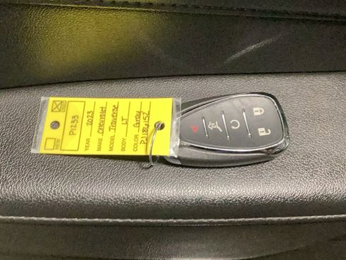 Used 2023 Chevrolet Traverse LT w/ Rear Camera Mirror Package image 11