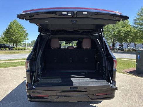 Used 2025 Lincoln Navigator Reserve AWD/4WD image 8