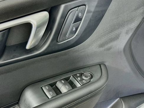 Used 2025 Buick Enclave Preferred FWD image 19