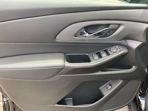 Certified 2023 Chevrolet Traverse LT FWD image 16