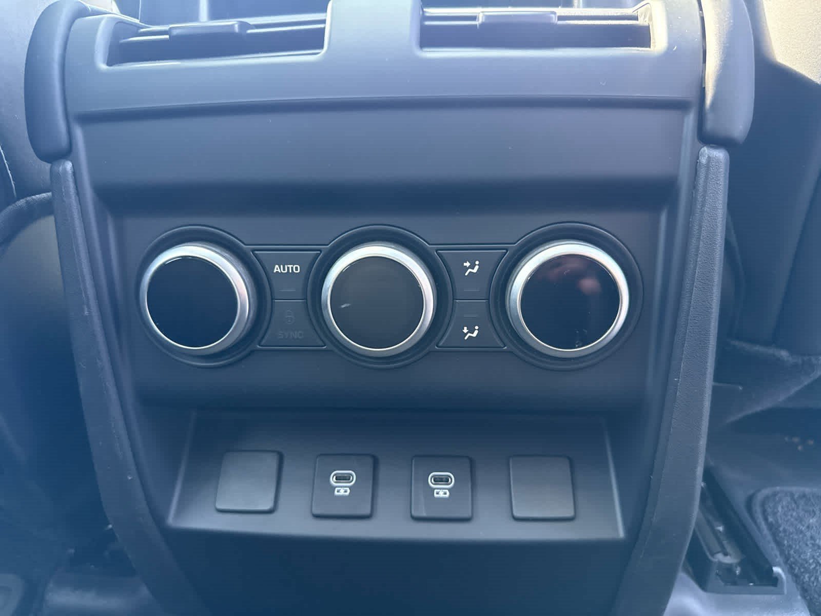 Used 2025 Land Rover Defender 110 S AWD/4WD image 11