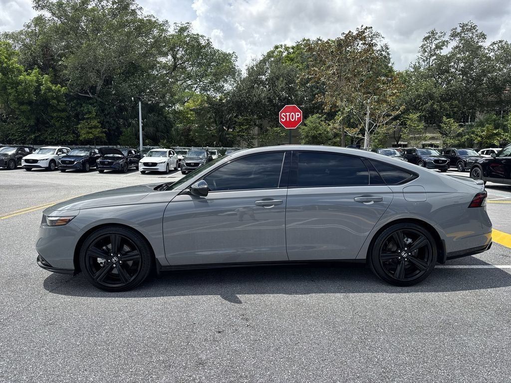 Used 2024 Honda Accord Sport image 11
