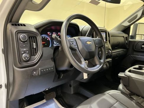 Used 2021 Chevrolet Silverado 2500 W/T w/ WT Convenience Package AWD/4WD image 9