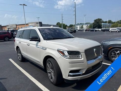 Used 2019 Lincoln Navigator Reserve AWD/4WD image 3