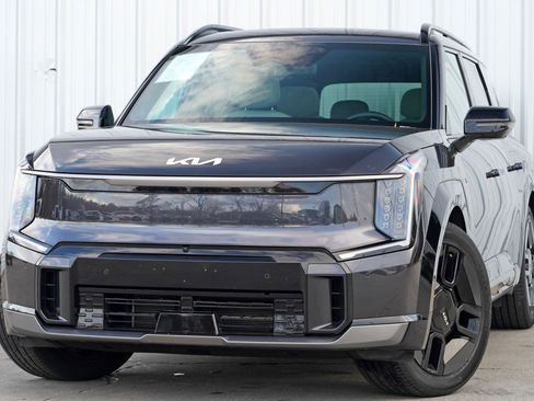 Used 2024 Kia EV9 GT-Line image 3