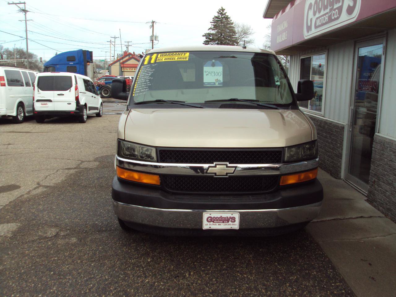 Used 2011 Chevrolet Express 1500 LT w/ LT Preferred Equipment Group AWD/4WD image 3