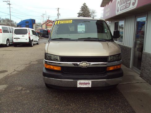 Used 2011 Chevrolet Express 1500 LT w/ LT Preferred Equipment Group image 3