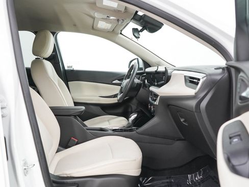 Used 2024 Buick Encore GX Preferred FWD image 11