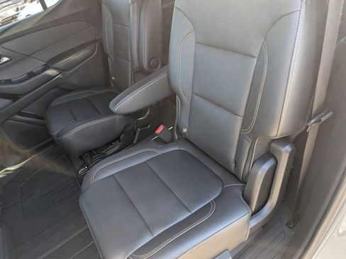 Certified 2020 Chevrolet Traverse RS w/ LPO, Floor Liner Package image 13
