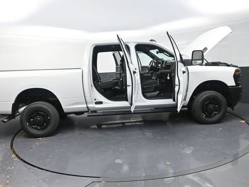 New 2026 RAM 2500 Tradesman AWD/4WD image 37