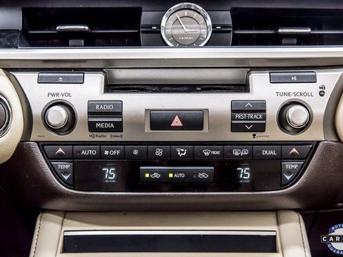 Used 2016 Lexus ES 350 w/ Accessory Package image 23