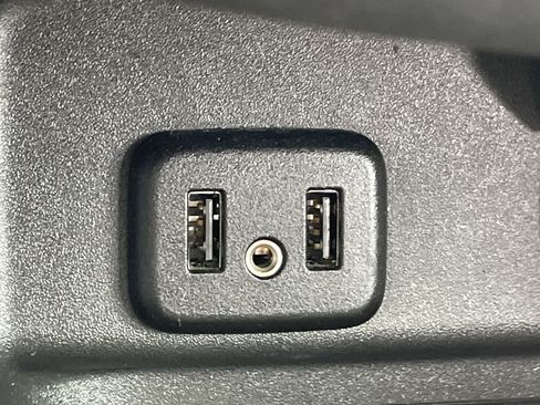 Used 2018 Chevrolet Equinox LT w/ Sun & Infotainment Package FWD image 25