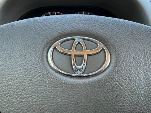 Used 2005 Toyota Camry LE FWD image 24