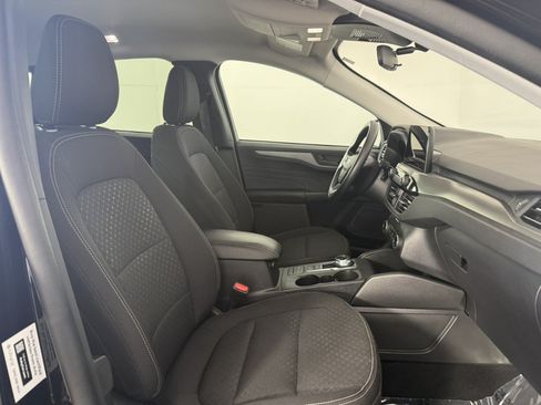 Used 2025 Ford Escape Active AWD/4WD image 10