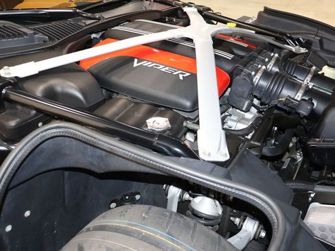 Used 2013 SRT Viper GTS w/ GTS Laguna Interior Pkg image 36