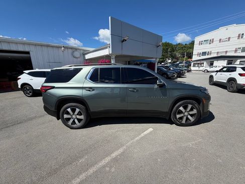 Used 2023 Chevrolet Traverse LT w/ LT Premium Package AWD/4WD image 6