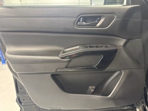 Used 2024 Nissan Pathfinder SV FWD image 28