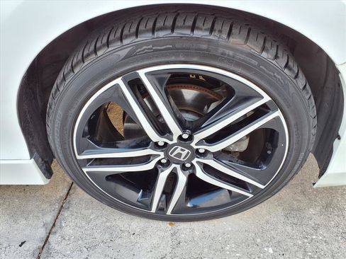 Used 2017 Honda Accord Sport image 7