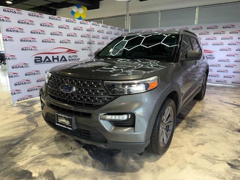 Used 2021 Ford Explorer XLT w/ Equipment Group 202A AWD/4WD image 12