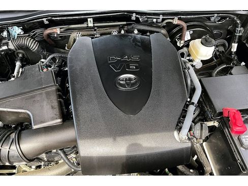 Used 2023 Toyota Tacoma SR5 w/ Technology Package AWD/4WD image 30