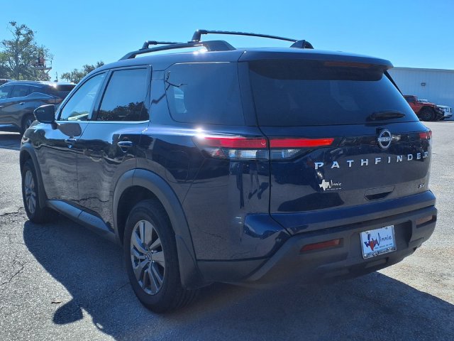 Used 2024 Nissan Pathfinder SV FWD image 5