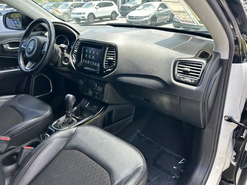 Used 2020 Jeep Compass Latitude FWD image 39