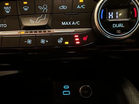 Used 2021 Ford Escape Titanium w/ Titanium Elite Package AWD/4WD image 15