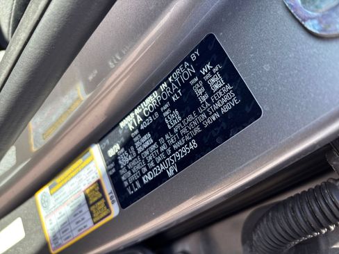 Used 2025 Kia Soul LX w/ LX Technology Package FWD image 28